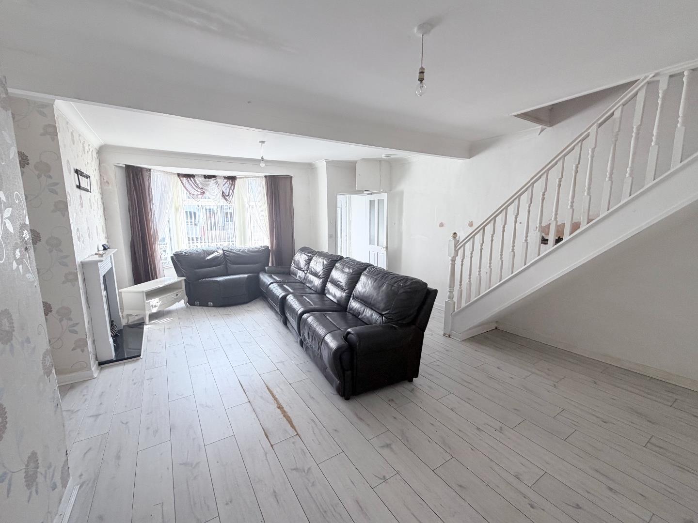 The Avenue, Tonyrefail, Porth, Rhondda Cynon Taff, CF39 8PR